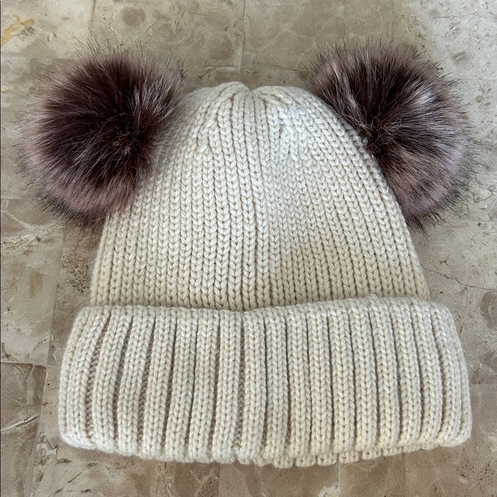 NWOT Kids Unbranded Double Pom Pom Cable Knit‎ Faux Fur Fleece Lined Beanie Hat